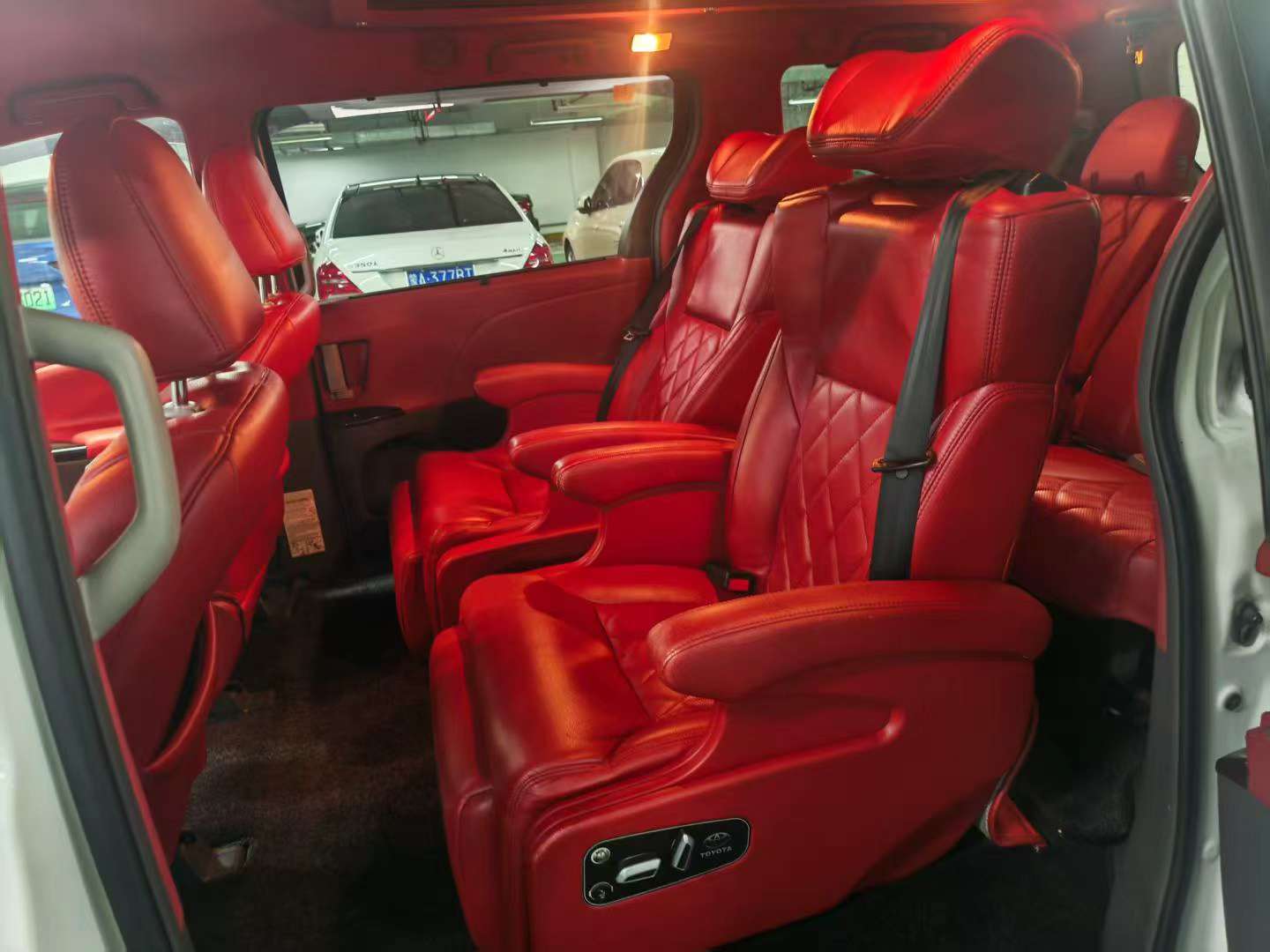 Toyota Sienna 3