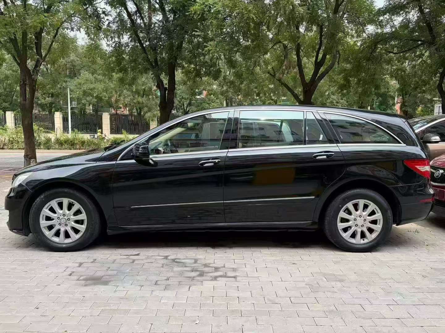 Mercedes-Benz R-Class 4