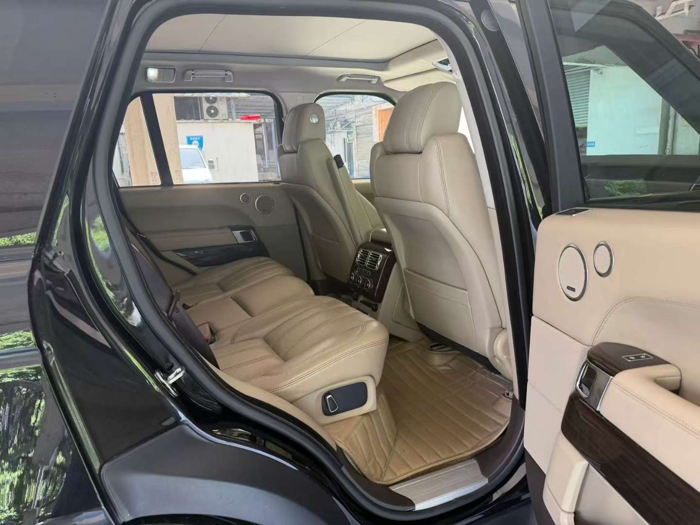 Land Rover Range Rover 5.0L V8 NA VOGUE SE 7