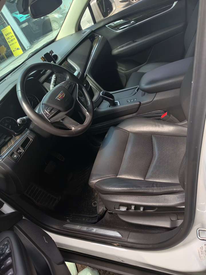 Cadillac XT5 2018 2.0T Luxury 4