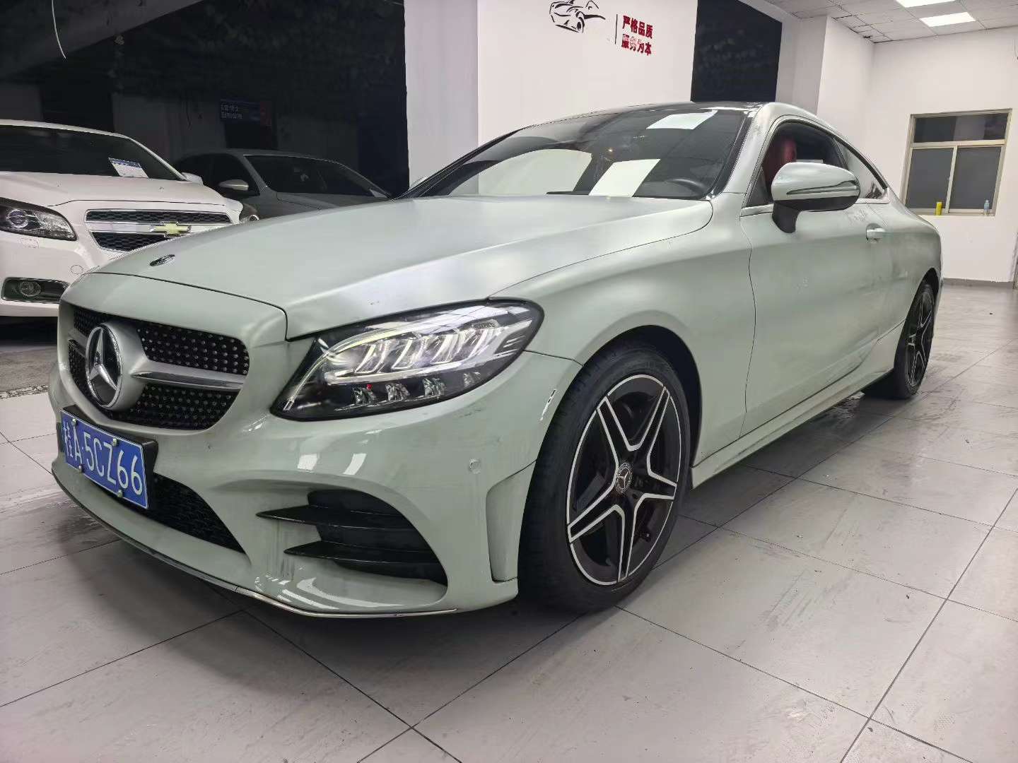 Mercedes-Benz E-Class E300L Luxury 7