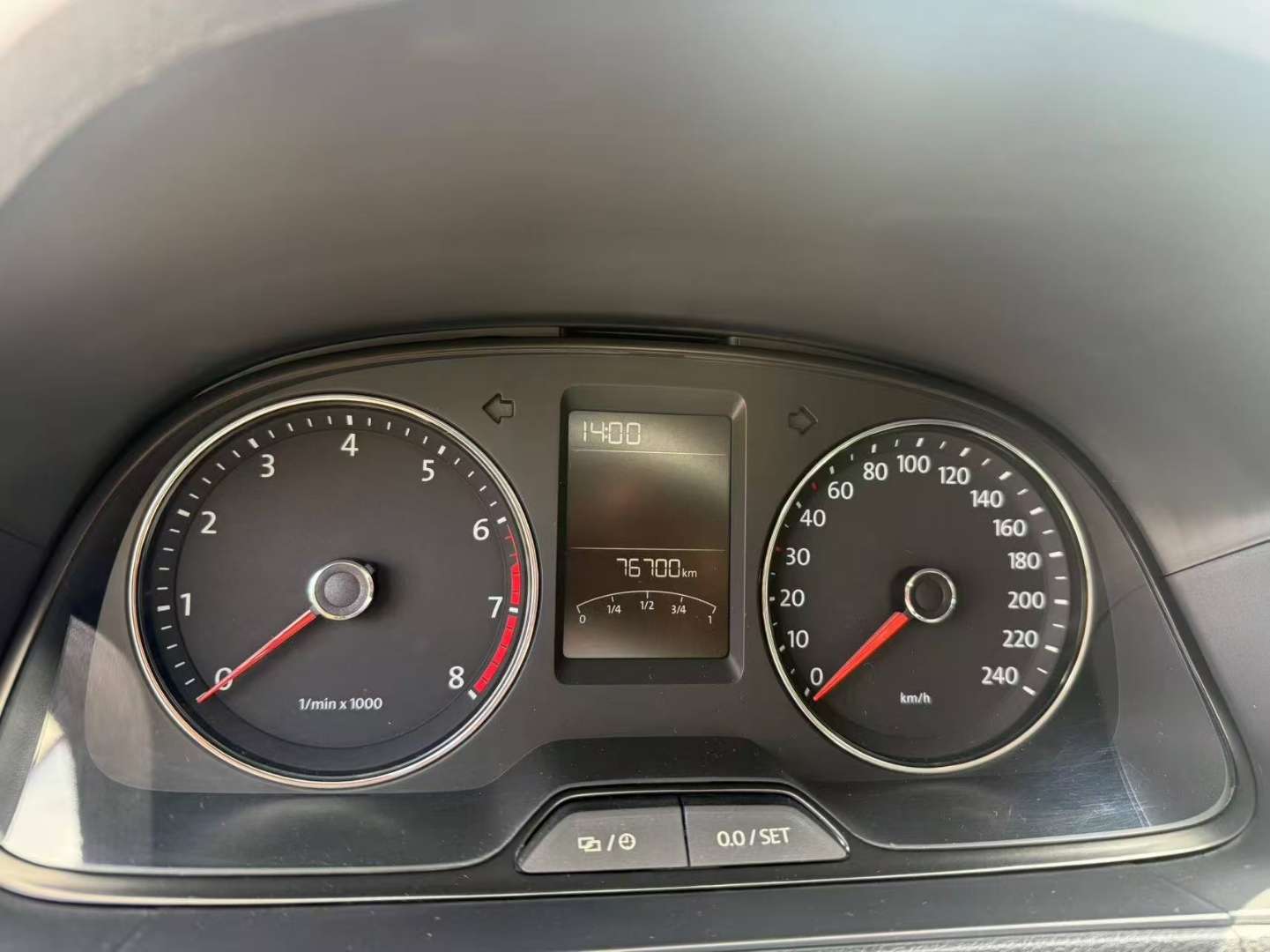 Volkswagen Larink 1.6L Automatic Sunroof 8