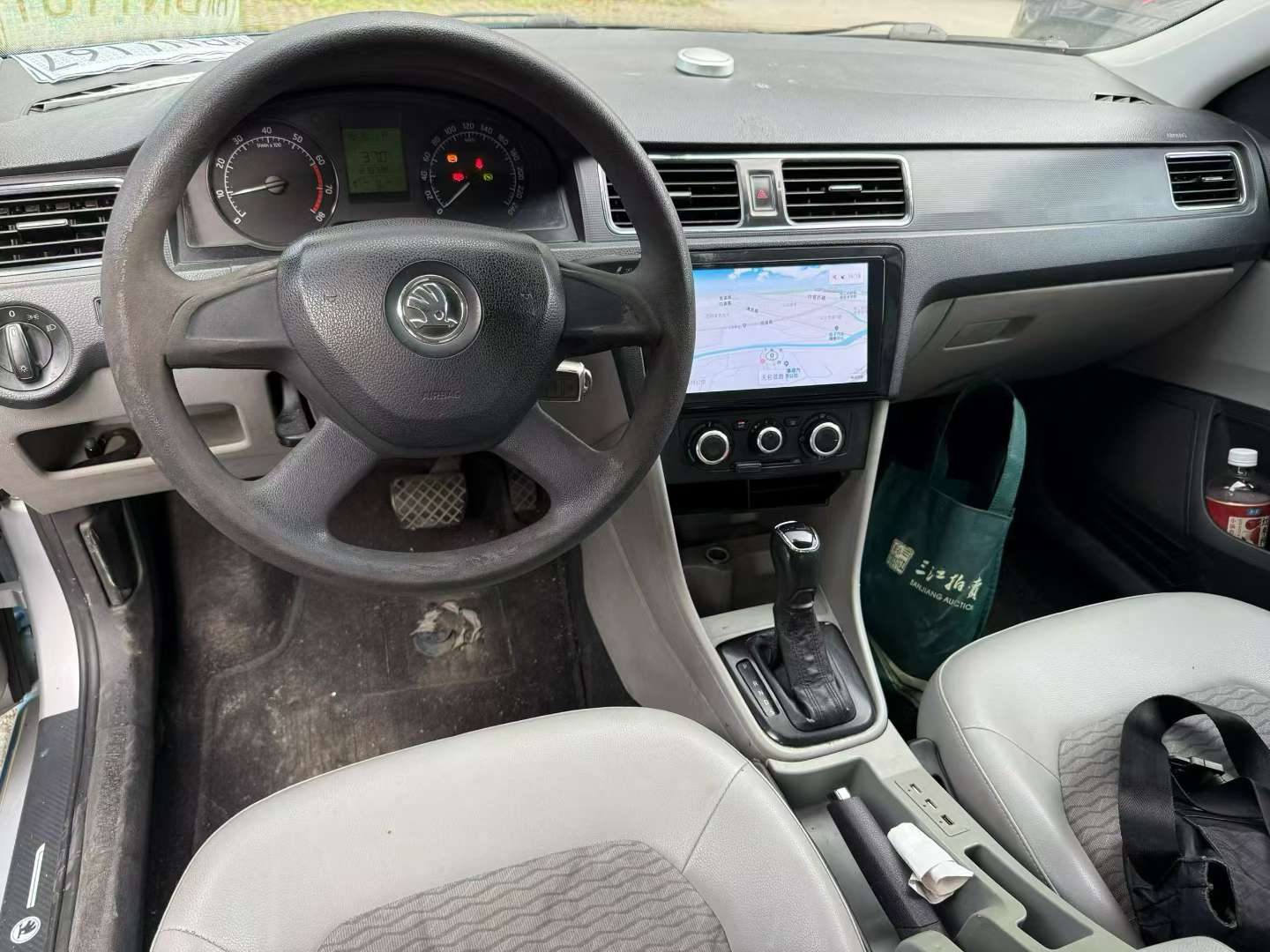 Skoda Rapid 1.6 Automatic Sunroof 4