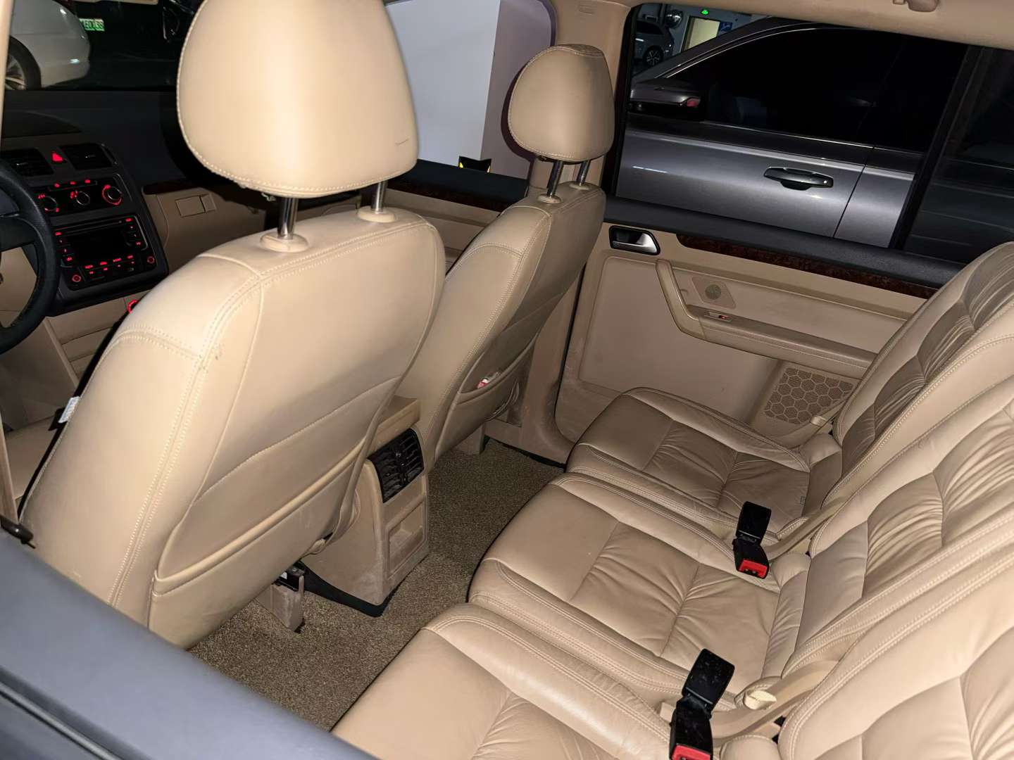 Volkswagen Touran 1.4L 5-Seat 4