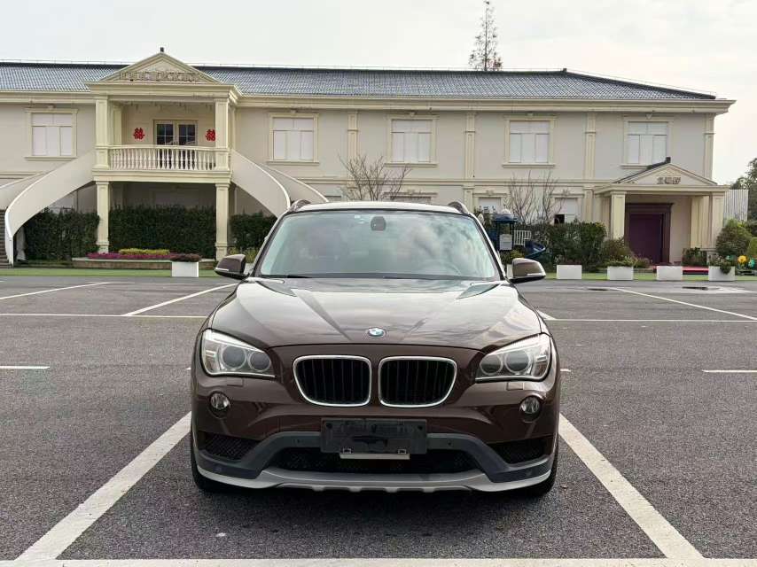 BMW X1 2015 18i Leading Plus Edition 2.0T Automatic Sunroof 2