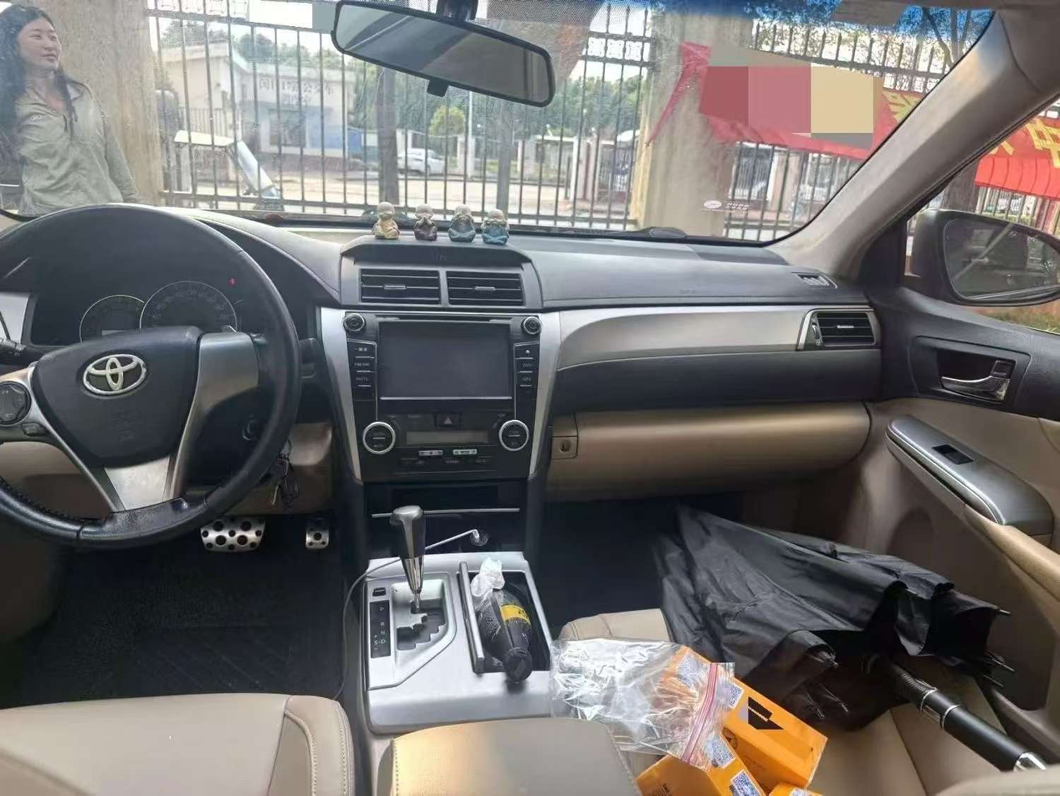 Toyota Camry 2013 Automatic Sunroof 4