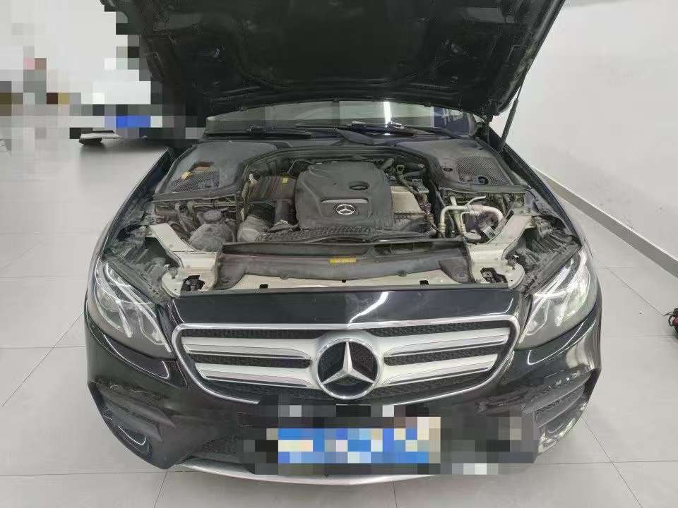 Mercedes-Benz E-Class E200L Sport 6