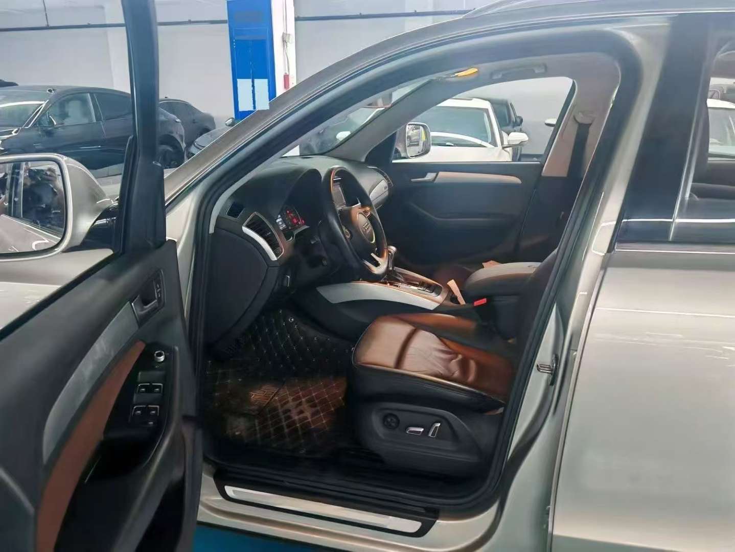 Audi Q5 2.0T Technology Version 6