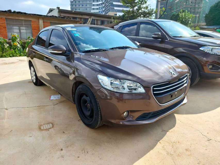 Peugeot 301 1.6L Automatic 3