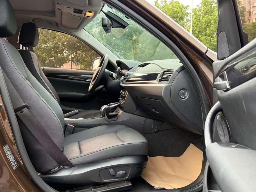 BMW X1 2015 18i Leading Plus Edition 2.0T Automatic Sunroof 6