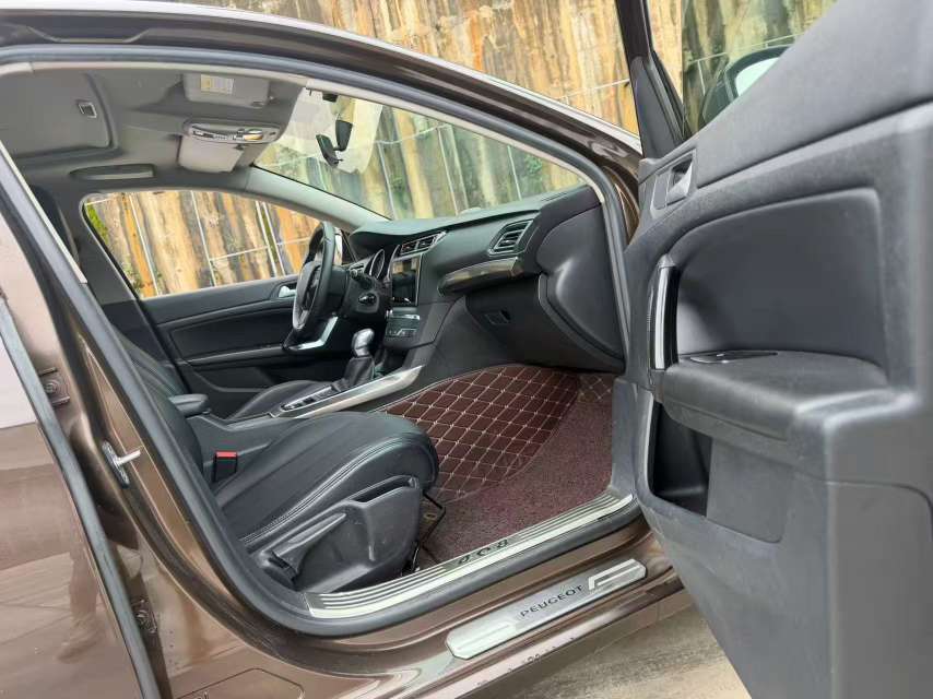 Peugeot 408 1.2T Automatic 7
