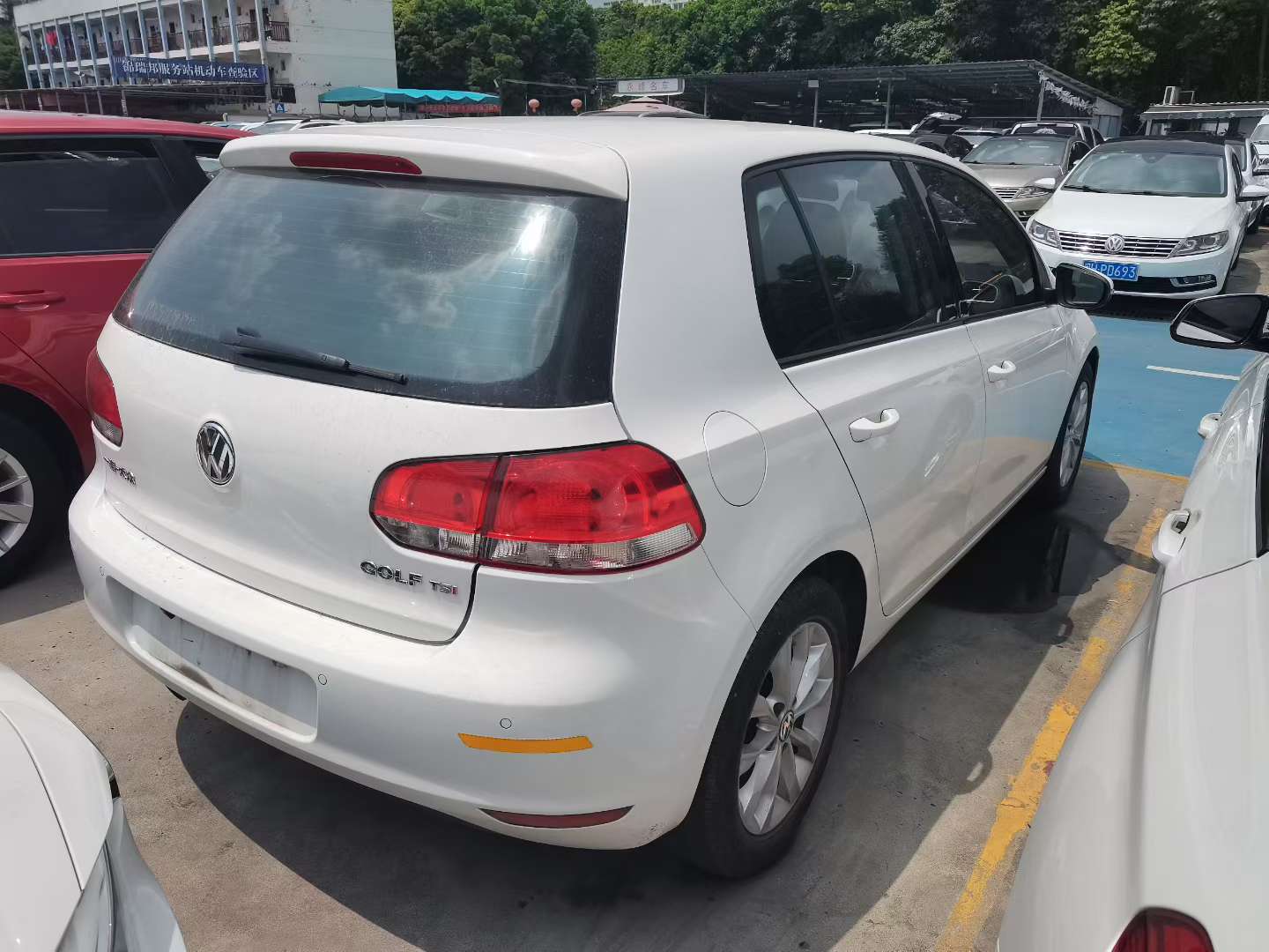 Volkswagen Golf 1.4T Automatic Sunroof 2