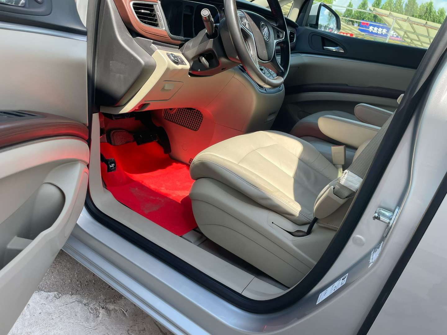 Buick GL8 2.4L Executive Edition 2