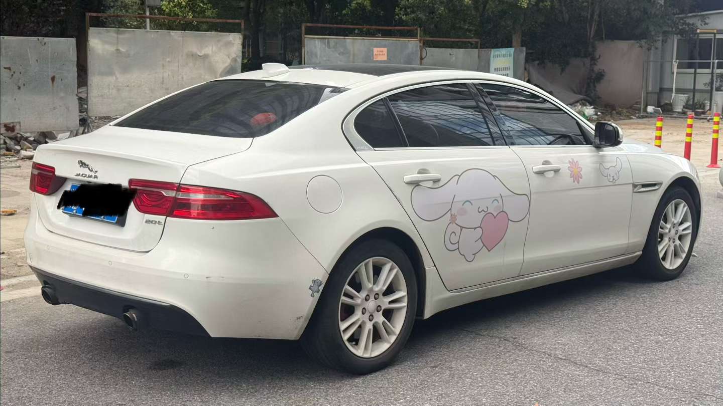 Jaguar XE 4