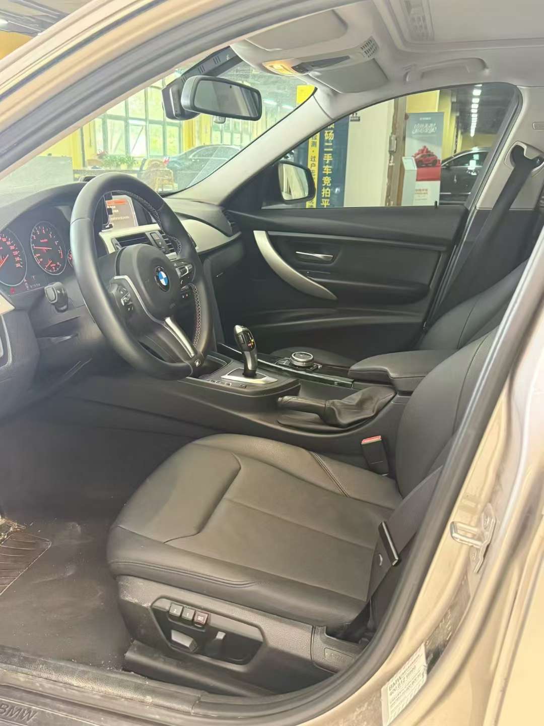 BMW 3 Series 320Li Sport 6