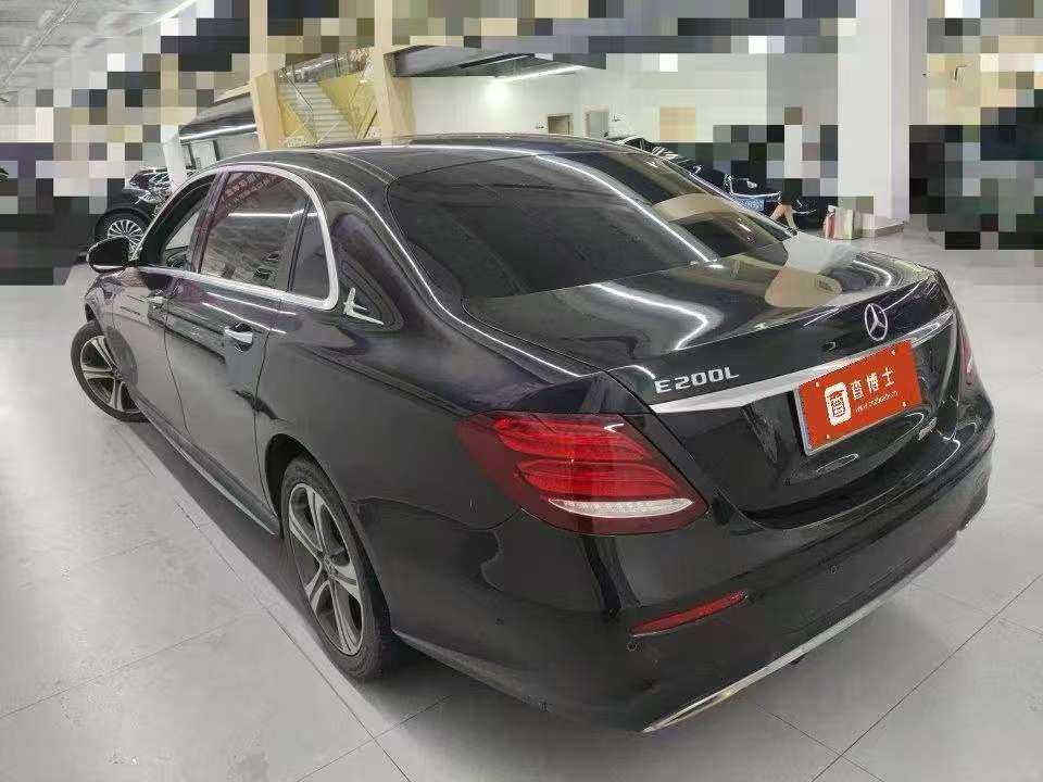 Mercedes-Benz E-Class E200L Sport 3