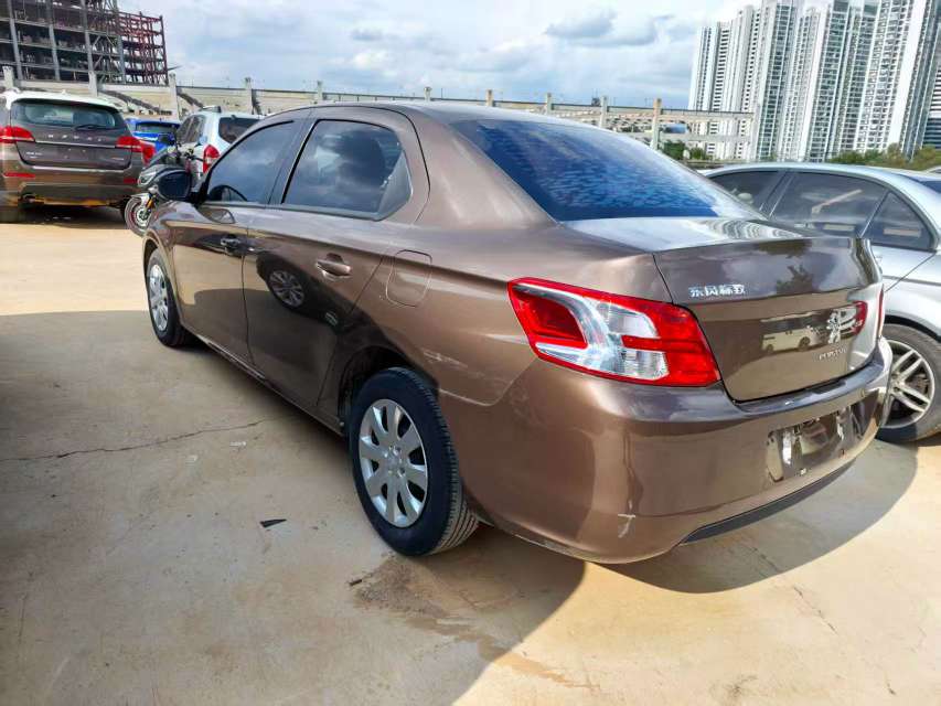 Peugeot 301 1.6L Automatic 4