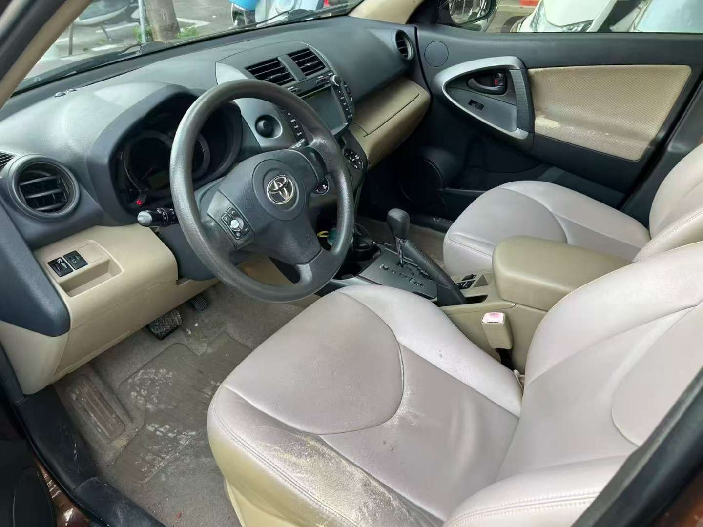Toyota RAV4 2.0L Automatic Classic Edition 5