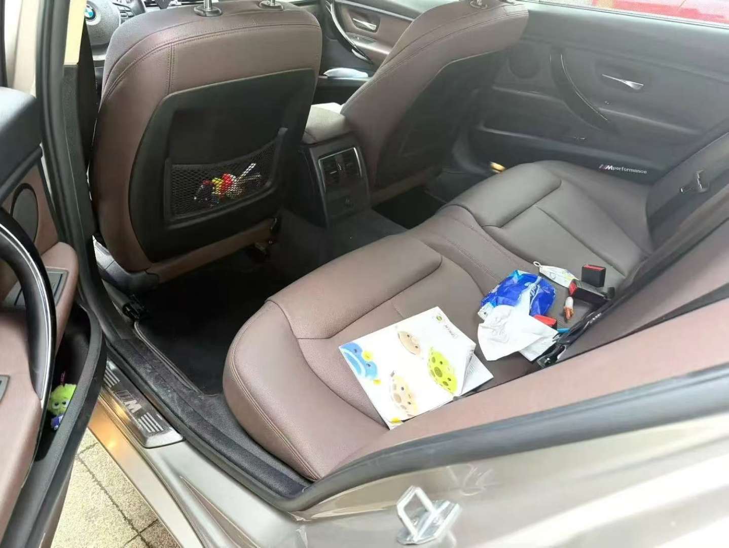 BMW 3 Series 320Li 2.0T Sport 5