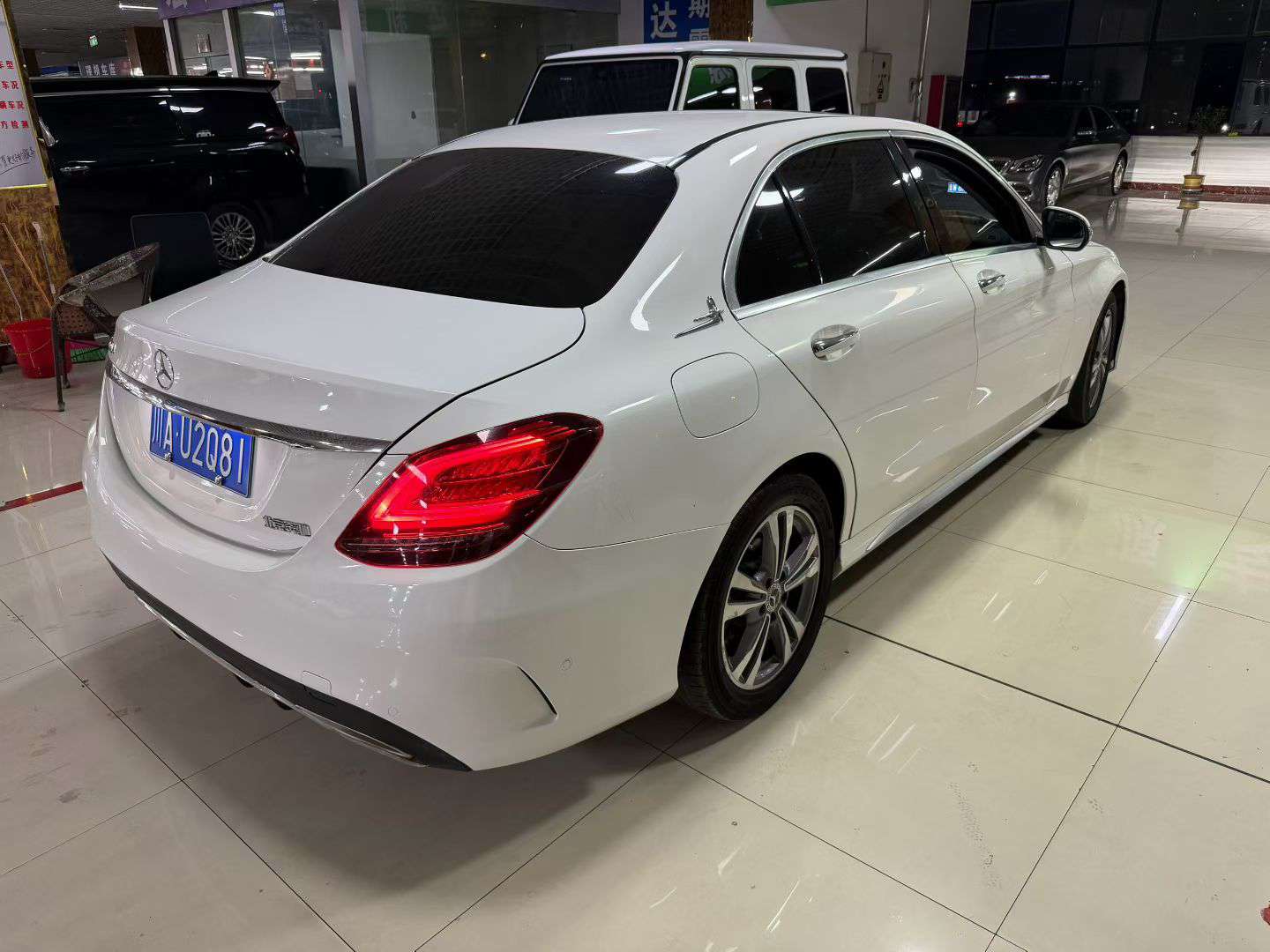 Mercedes-Benz C-Class C200L 8