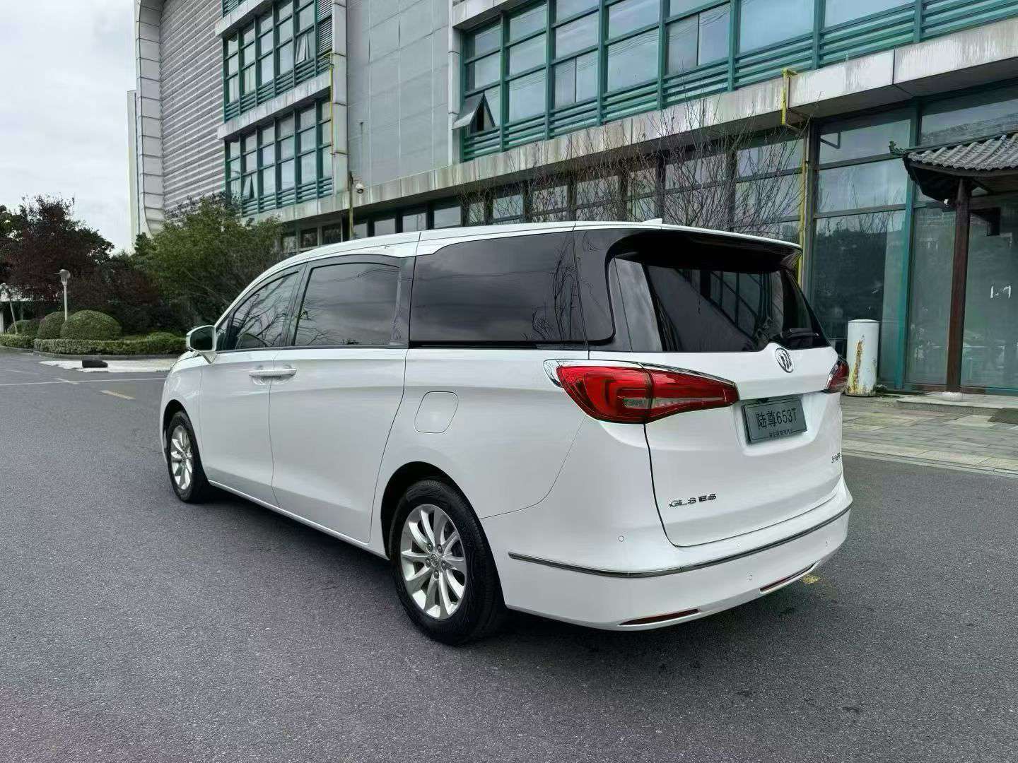 Buick GL8 2020 GL8ES 3