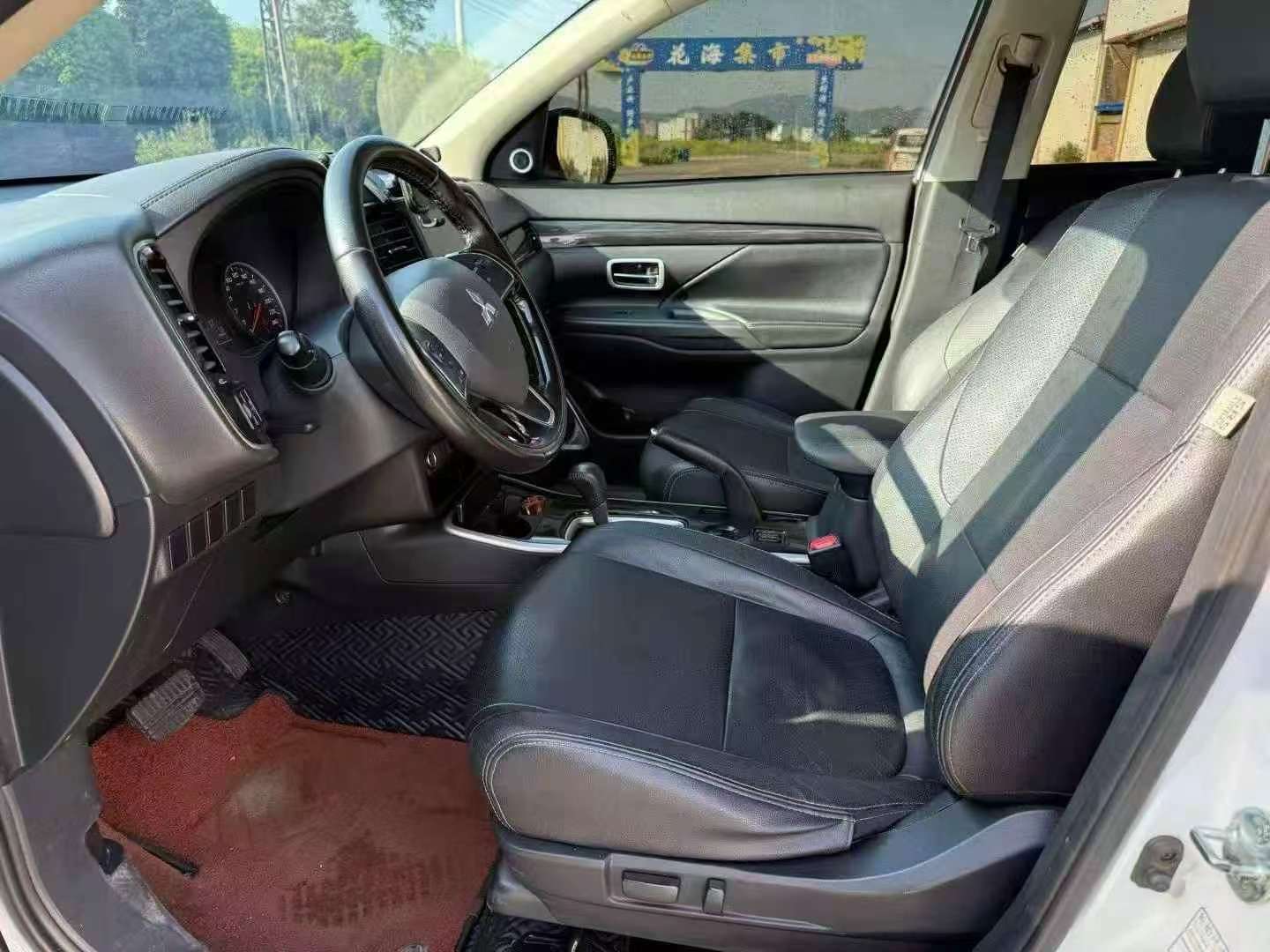 Mitsubishi Outlander 2019 2.0L 7-Seater 4