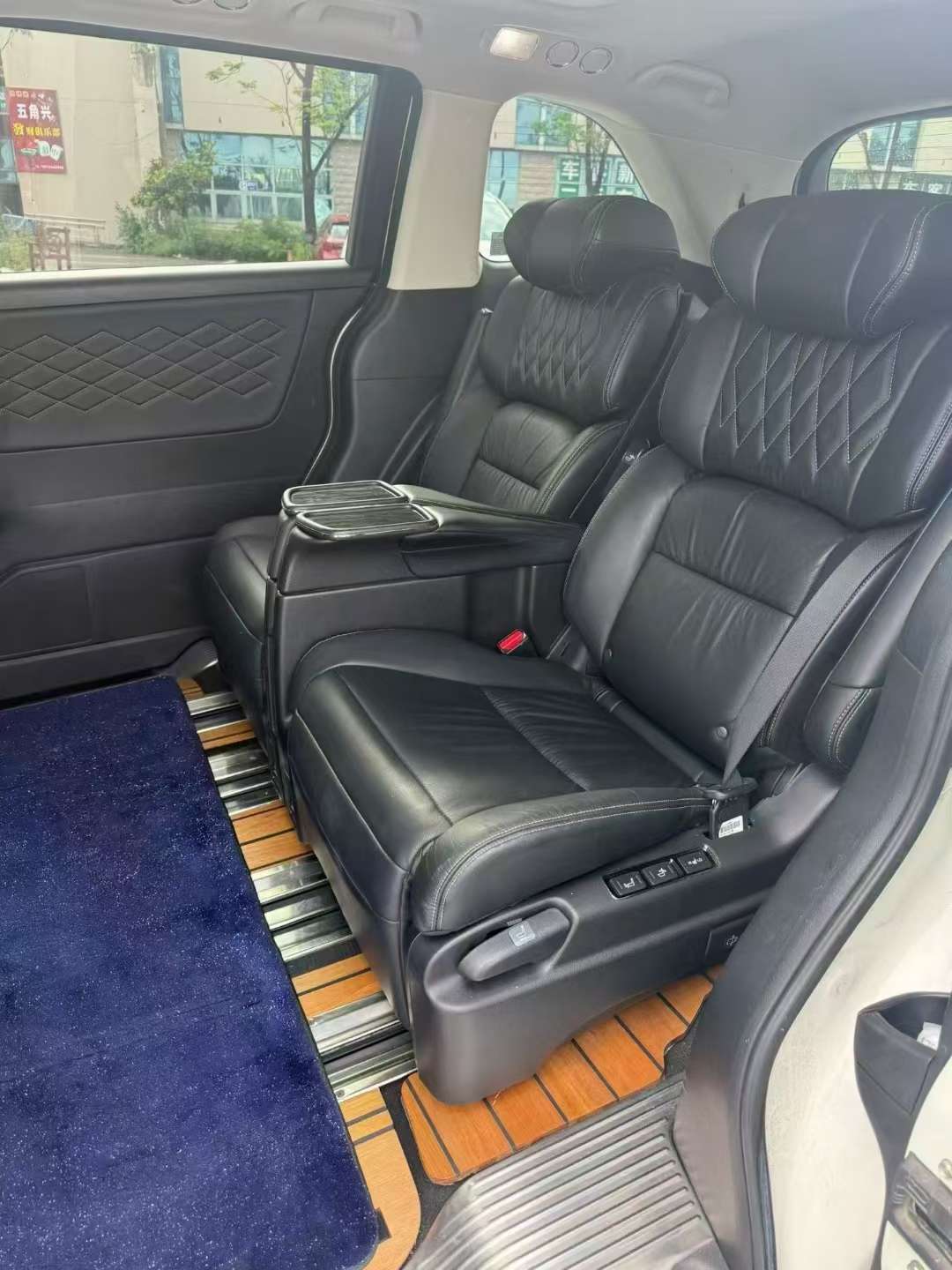 Honda Elysion 7