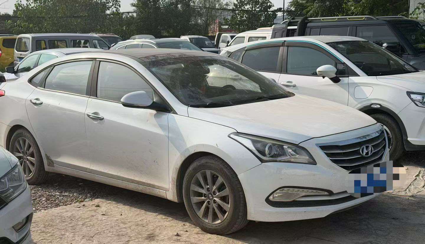 Hyundai Mistra 2014 1.8L Automatic Panoramic Sunroof 3