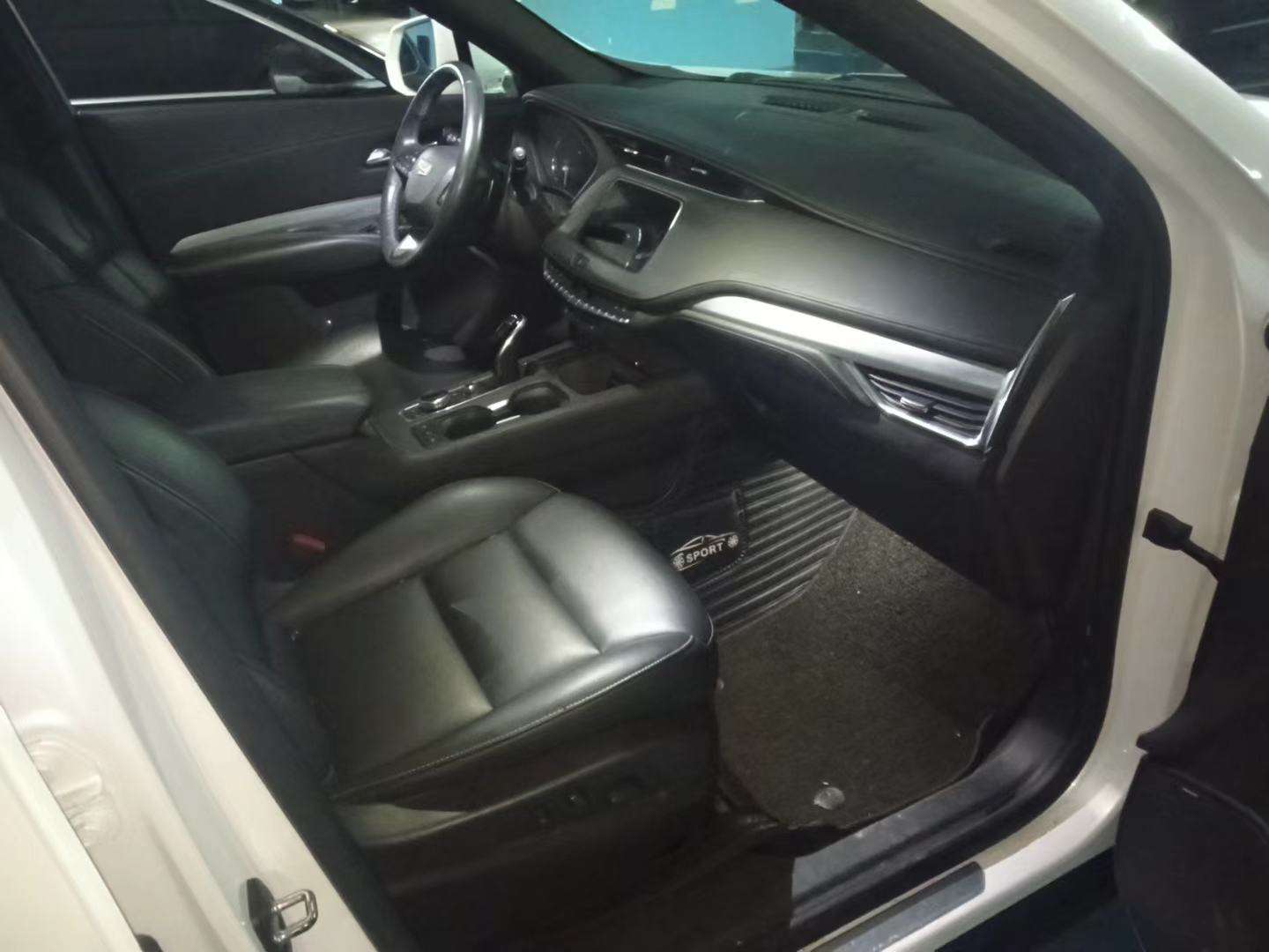 Cadillac XT4 4