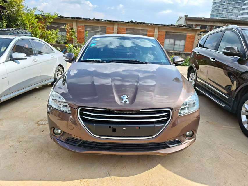 Peugeot 301 1.6L Automatic