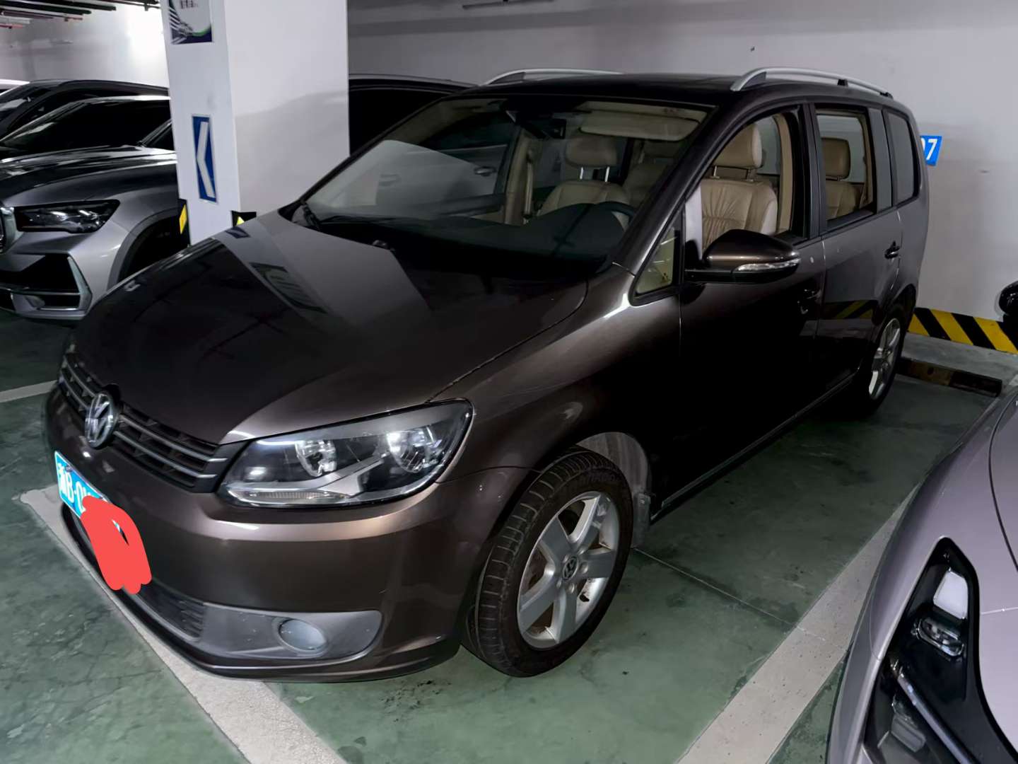 Volkswagen Touran 1.4L 5-Seat