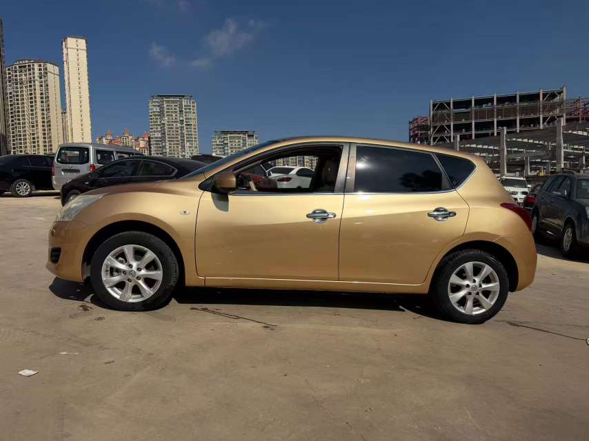 Nissan Tiida 1.6L Manual 5