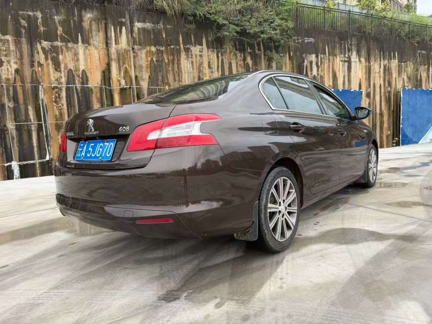Peugeot 408 1.2T Automatic 4
