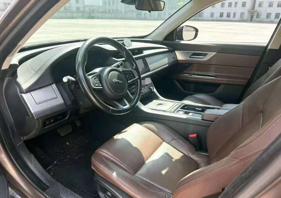 Jaguar XFL 2.0T AWD Prestige Edition 3