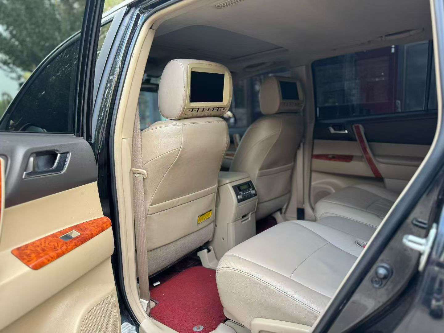 Toyota Highlander 2012 Seven-Seater High Trim 5