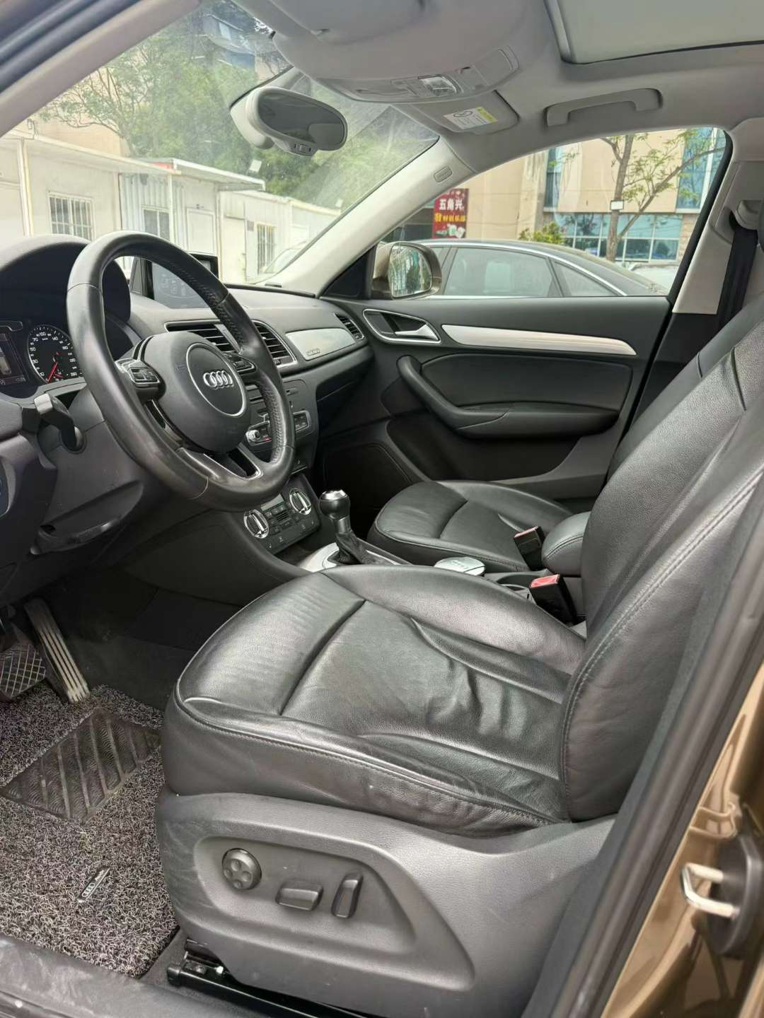 Audi Q3 2.0T AWD Comfort Edition 7