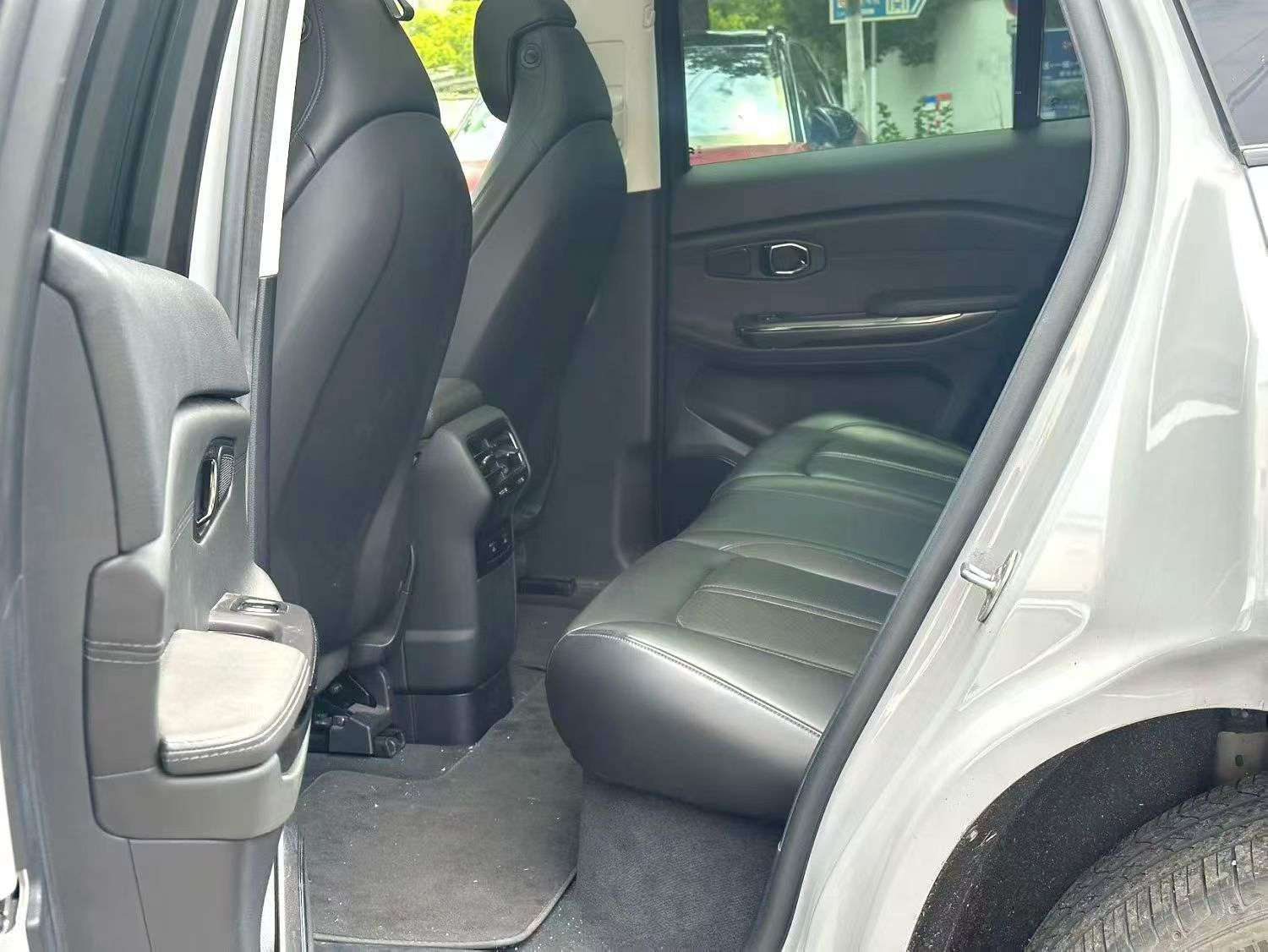 NIO ES6 6