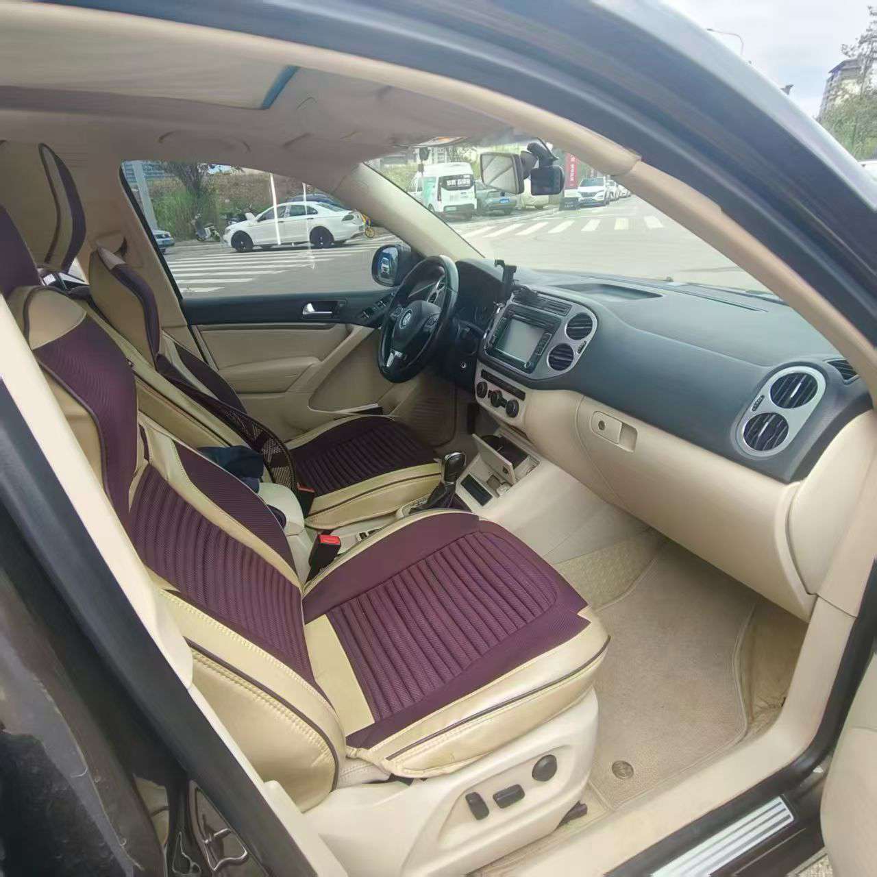 Volkswagen Tiguan 1.8T Automatic Top Luxury Edition 9