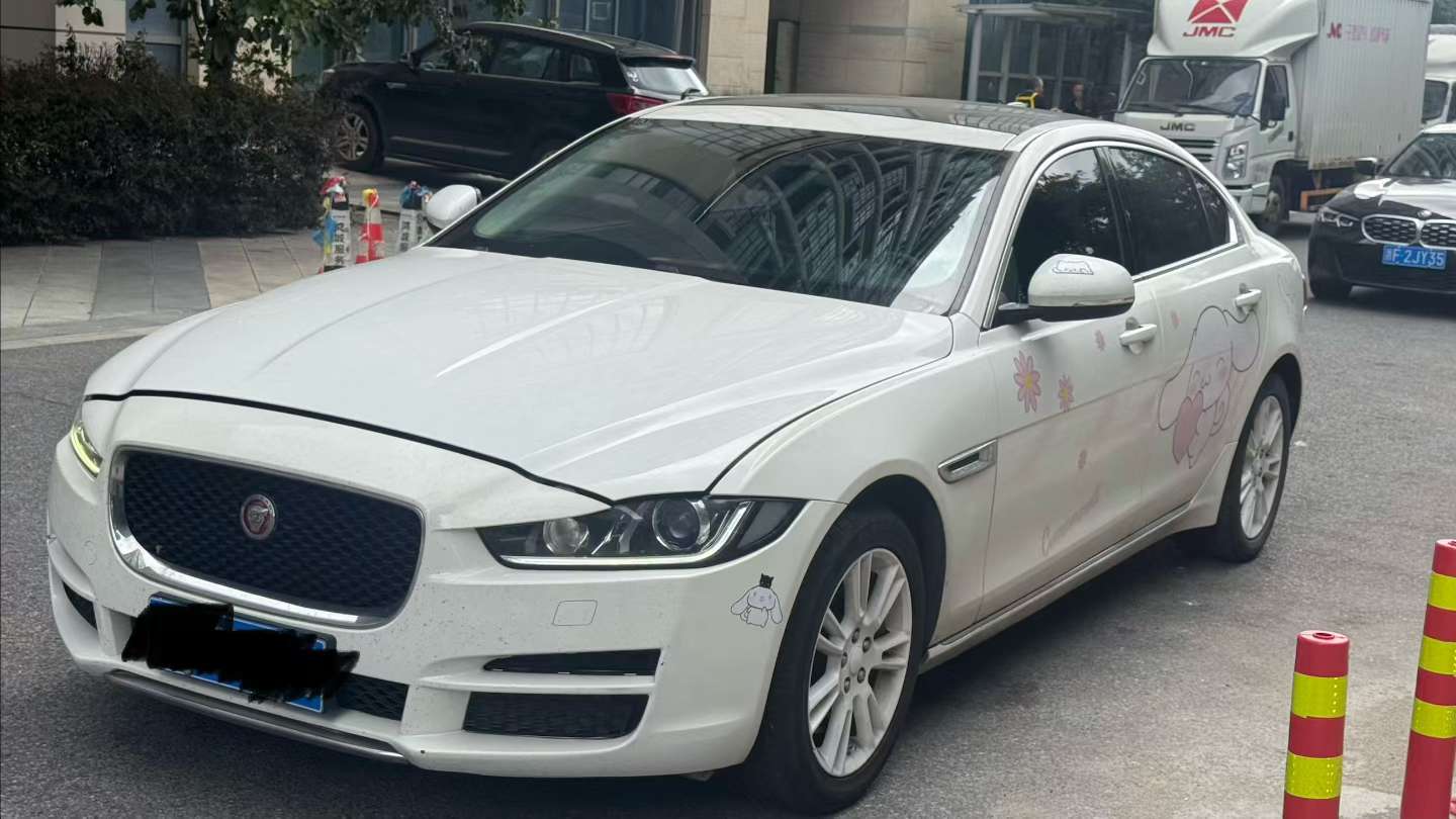 Jaguar XE
