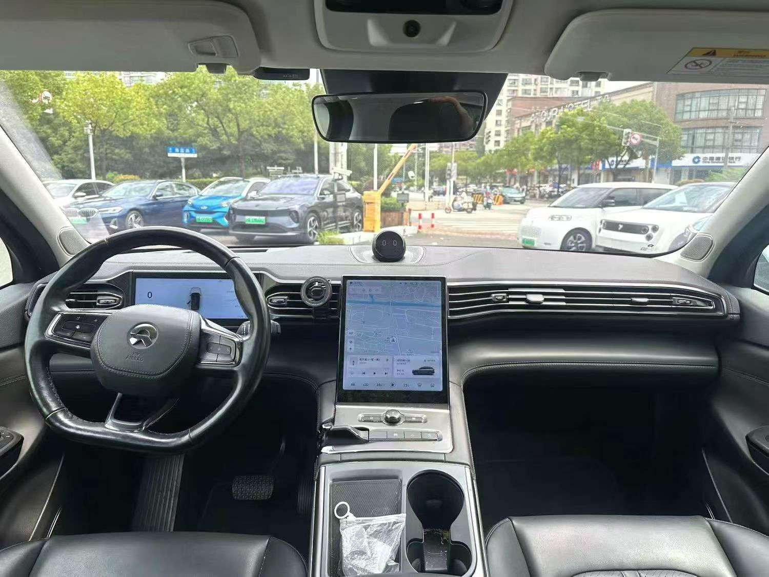 NIO ES6 5