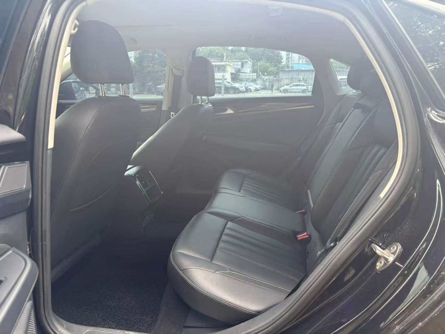 BMW 5 Series 530Le Luxury Edition 7