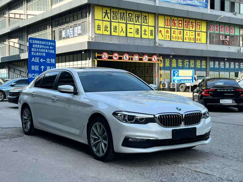 BMW 5 Series 528Li 3