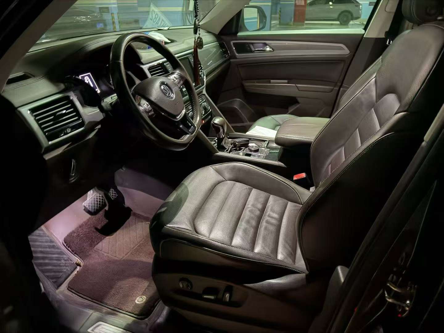 Volkswagen Teramont 2.5T 4WD Luxury 7-Seater 2