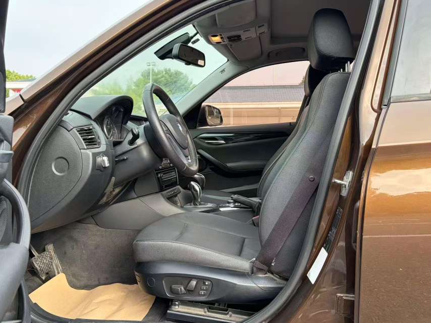BMW X1 2015 18i Leading Plus Edition 2.0T Automatic Sunroof 5