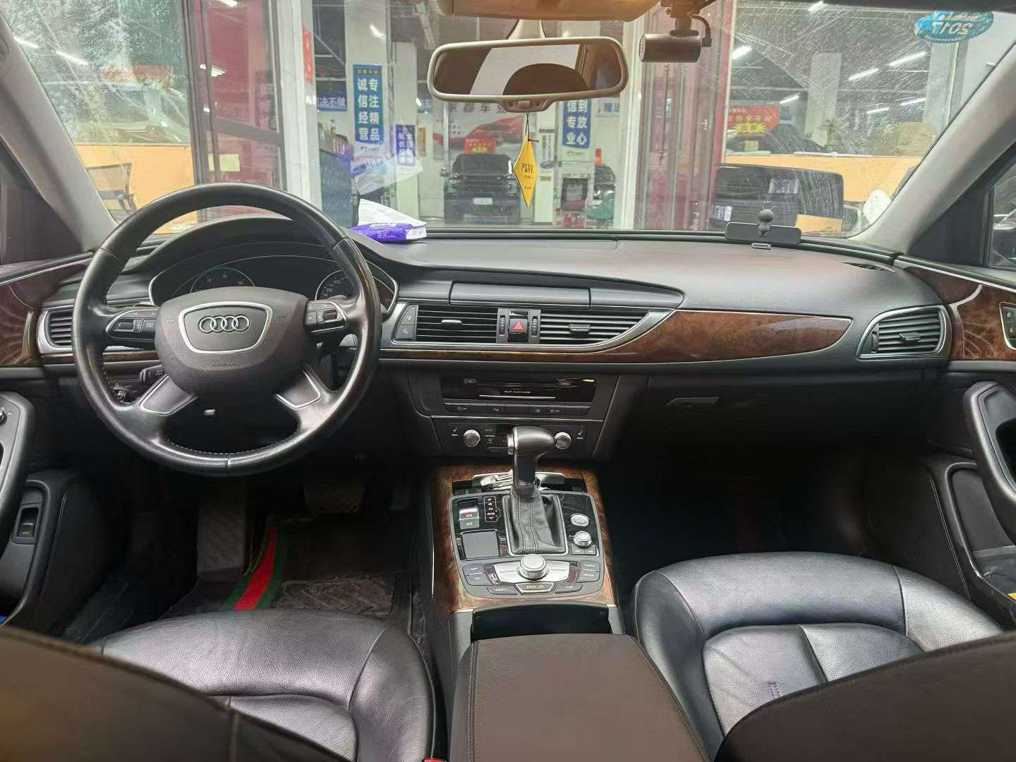 Audi A6L 2014 2.5 8