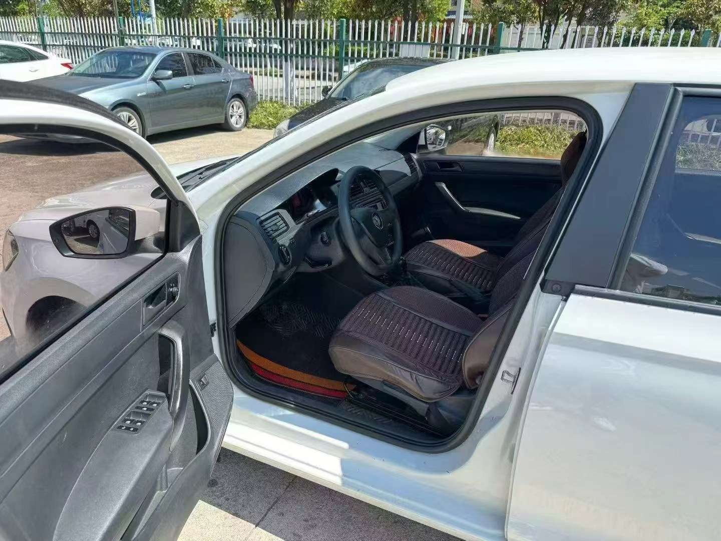 Volkswagen Santana 1.5L Automatic Style Edition 4