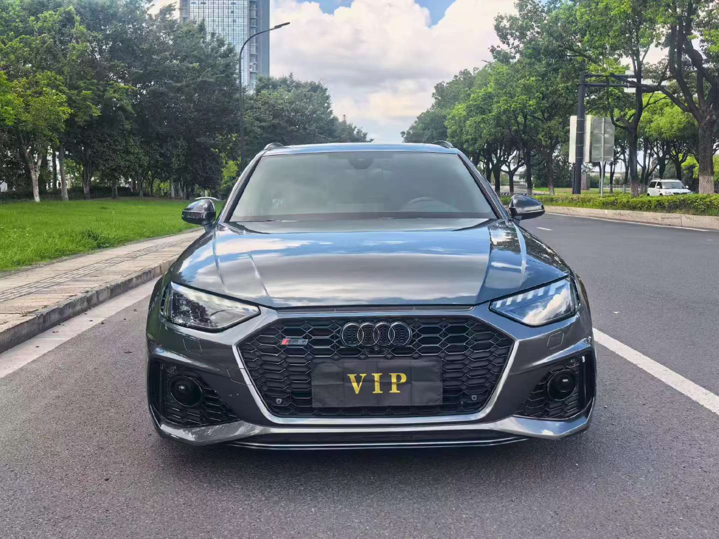 Audi RS4 Avant 2021 2.9T Dark Gold Edition 2