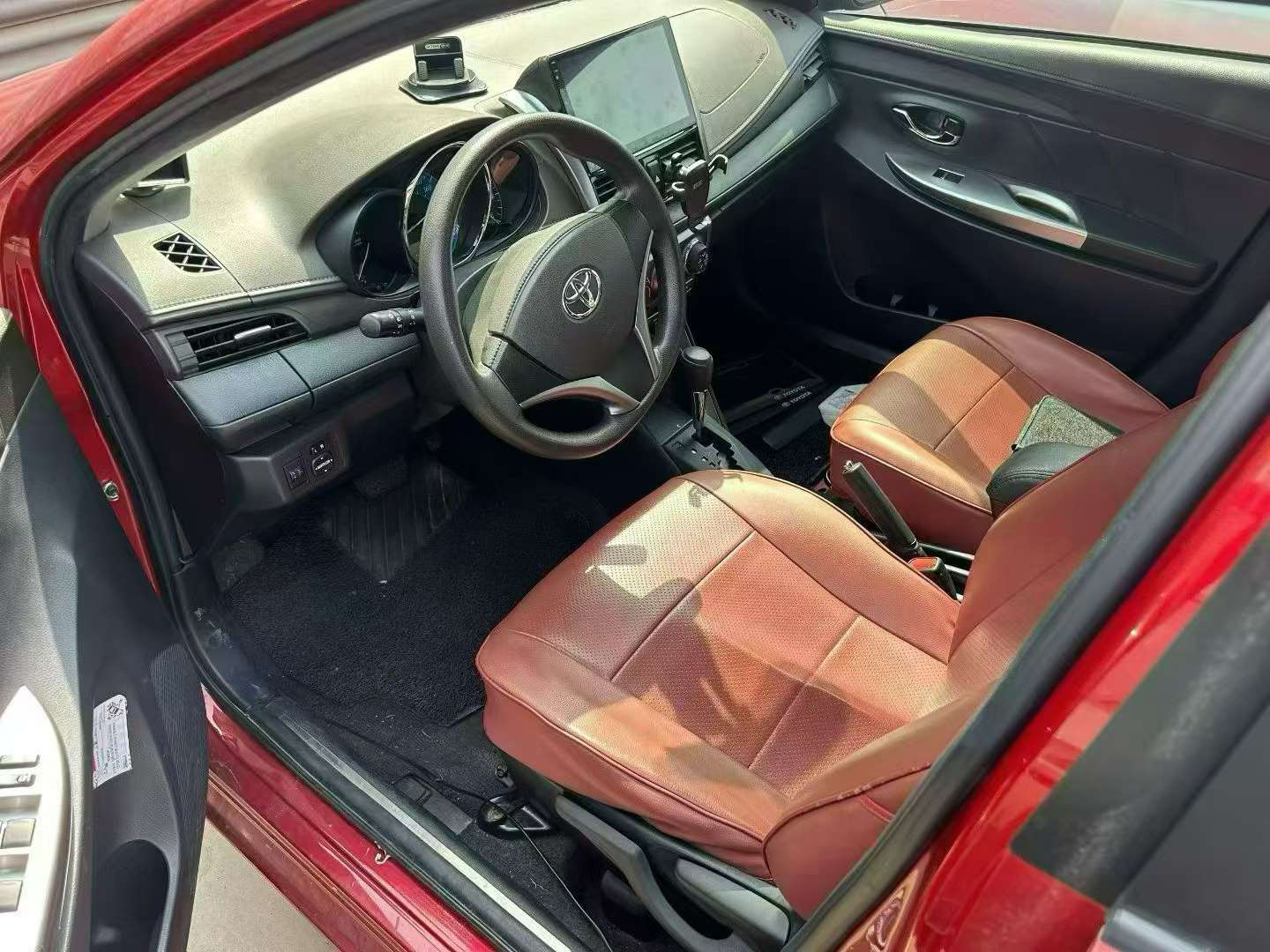 Toyota Yaris 1.5 Automatic 2