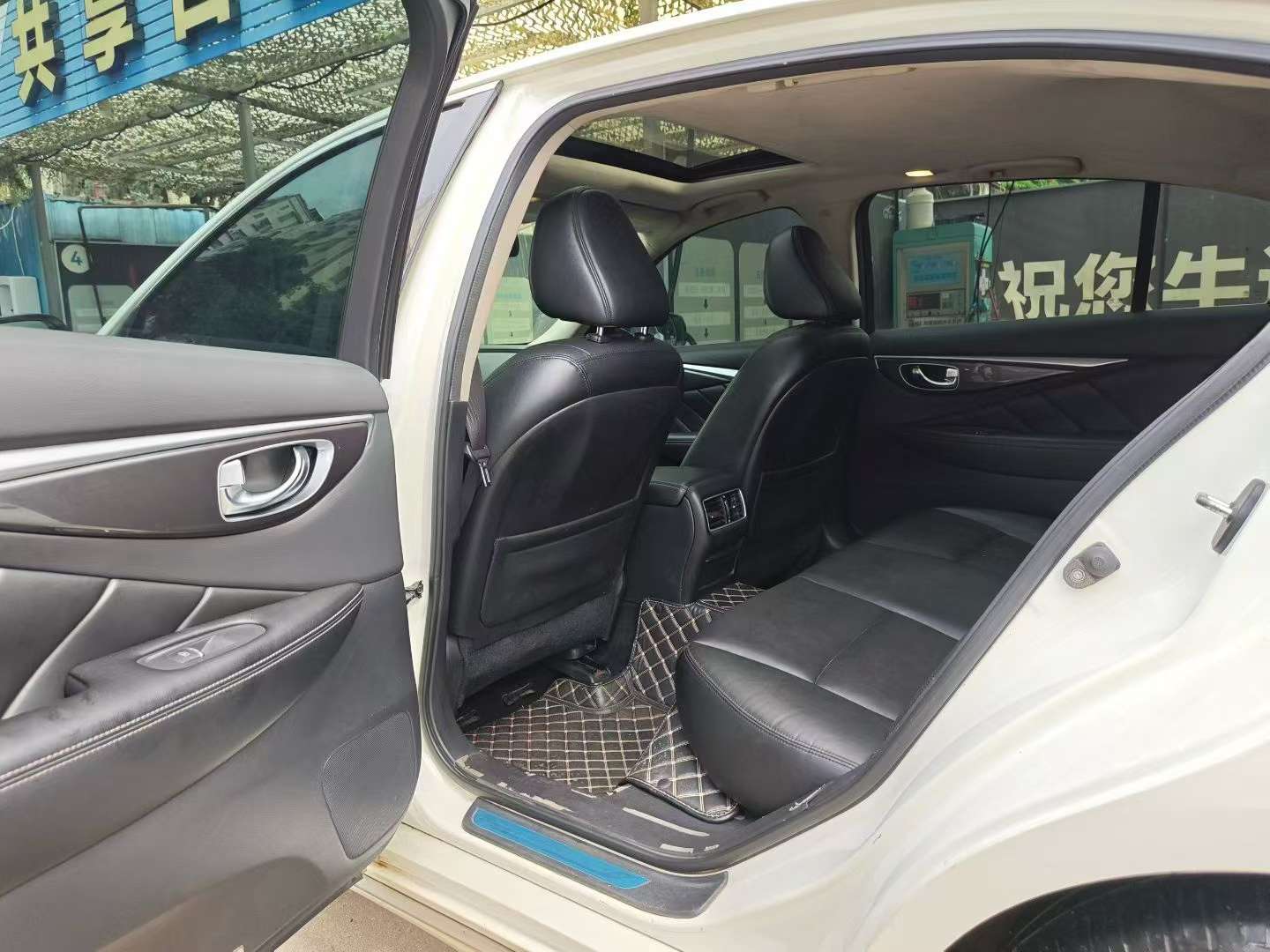 Infiniti Q50L 2.0T Comfort Edition 5
