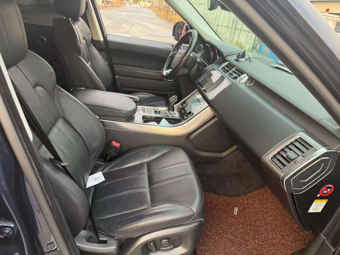 Land Rover Range Rover Sport 3.0T Gasoline SE Edition 6
